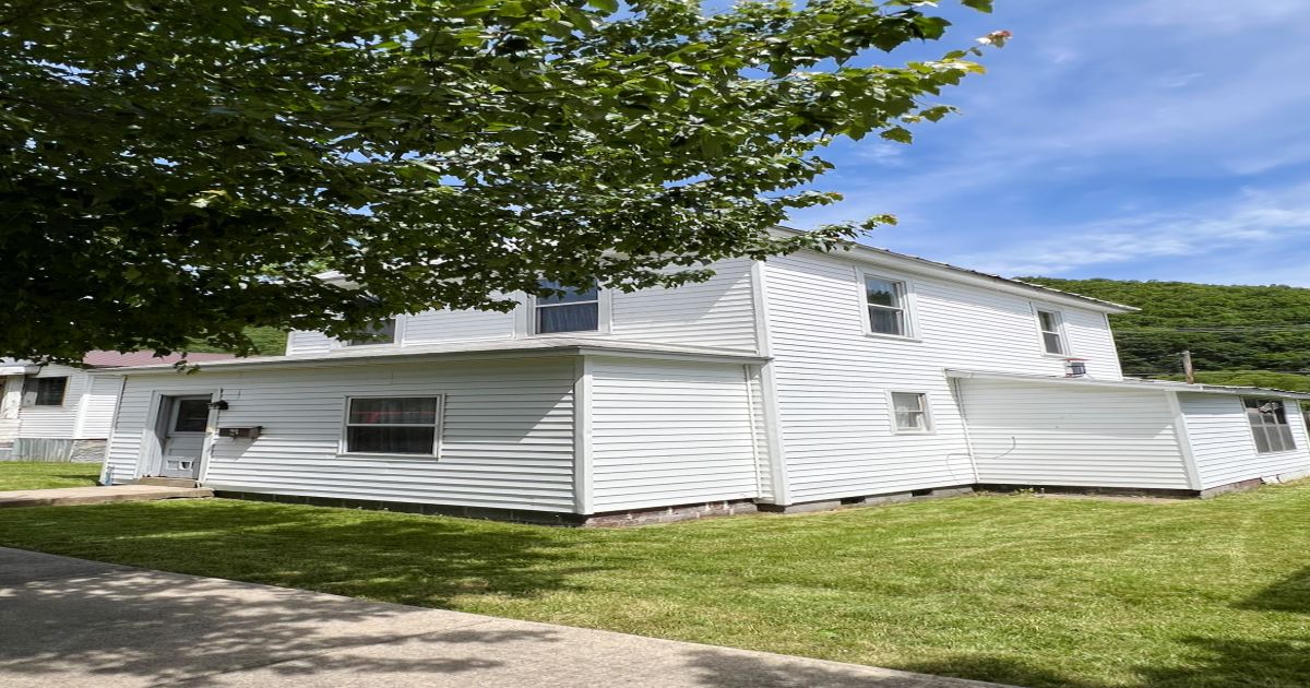 Red Oak Realty, wv Marlinton...3 Bdrm 2 Bath Home centrally located to