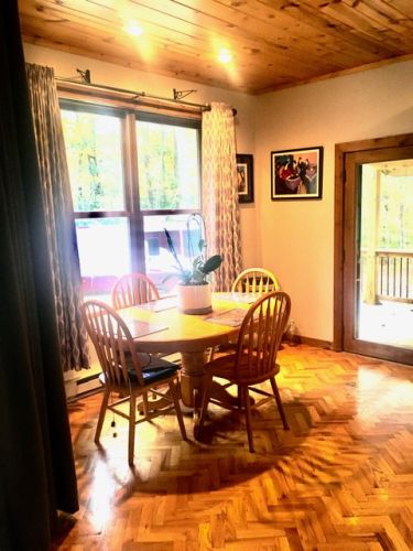    Breakfast Nook